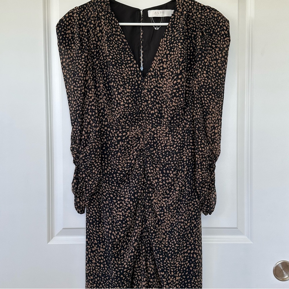 ASTR the Label Ruched Front Midi Dress - Picture 7 of 16